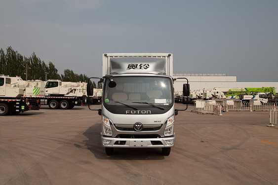 雷萨重机BJ5048XXY-F3瓦楞板厢式车高清图 - 外观