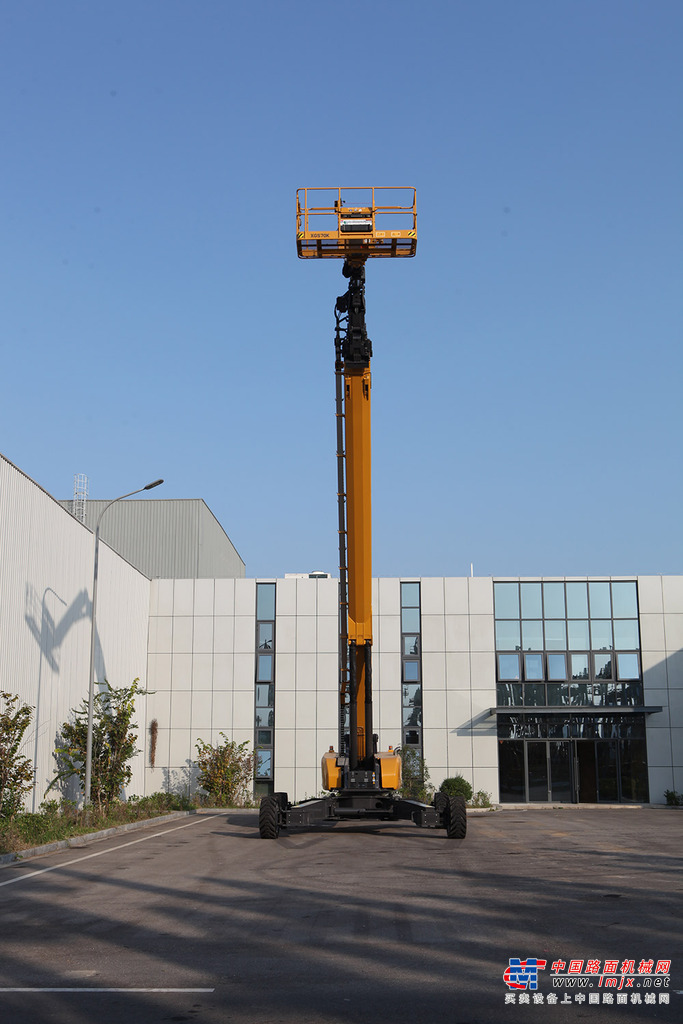 徐工 XGS70K 直臂式高空作業平台
